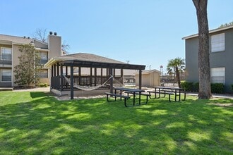 Abbey Glenn Apartments in Waco, TX - Building Photo - Building Photo