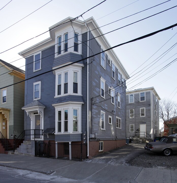 39 Vinton St in Providence, RI - Building Photo