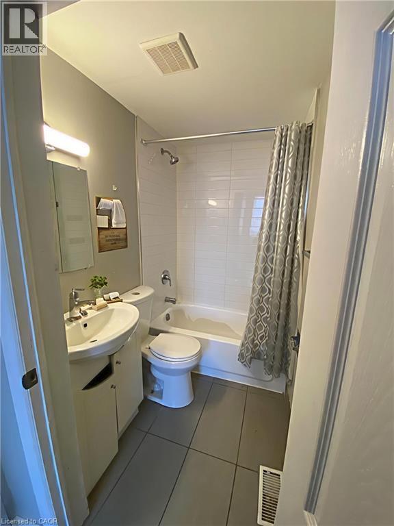 70 Victoria Ave S in Hamilton, ON - Building Photo - Building Photo