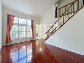 312 Spring Creek Cir in Schaumburg, IL - Building Photo - Building Photo