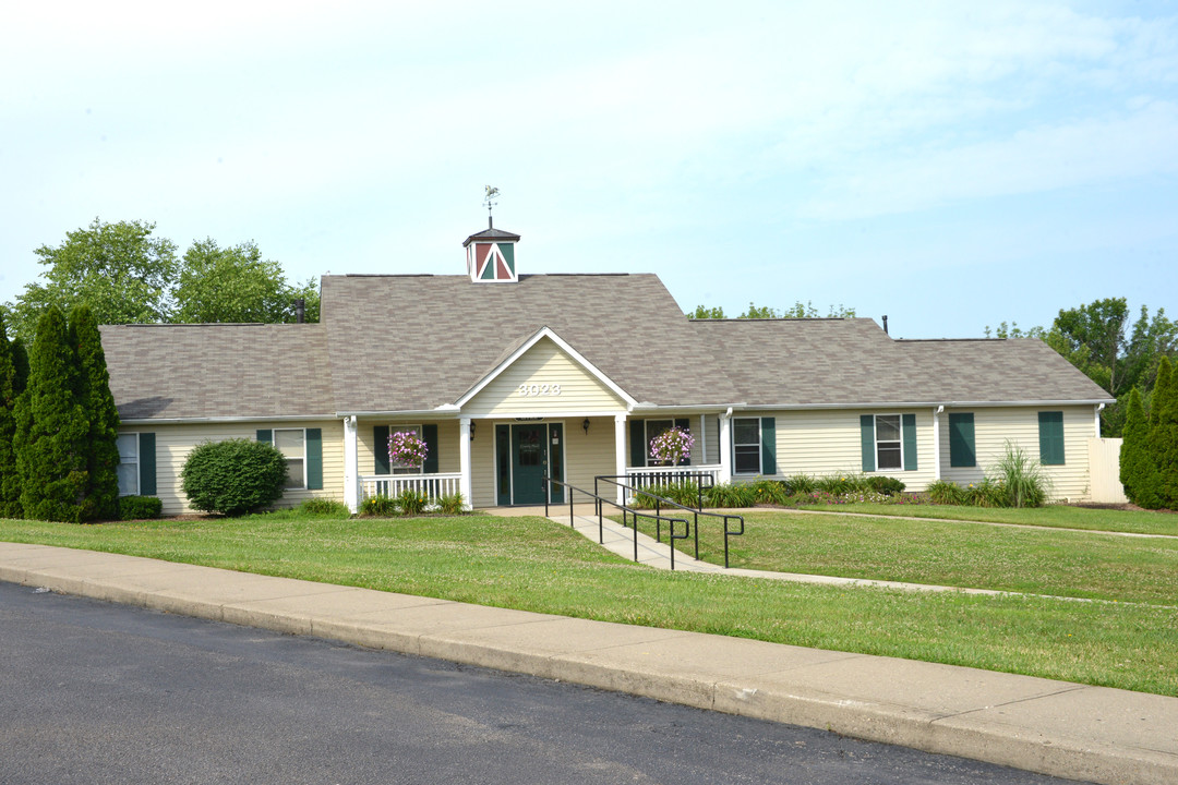 Country Place in Hebron, KY - Building Photo