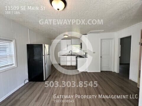 11509 SE Main St in Portland, OR - Building Photo - Building Photo