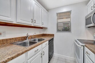 650 SW 2nd Ave, Unit 150 in Boca Raton, FL - Building Photo - Building Photo