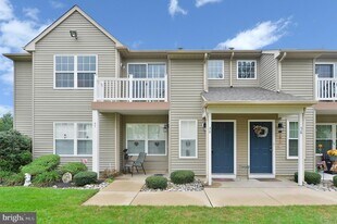 58 Crestmont Dr in Mantua, NJ - Building Photo