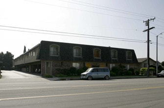 Chateau Du Roi Apartments in Downey, CA - Foto de edificio - Building Photo