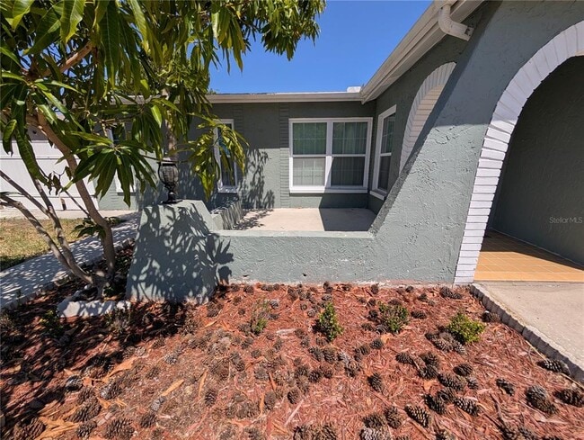 6947 Bottle Brush Dr in Port Richey, FL - Building Photo - Building Photo