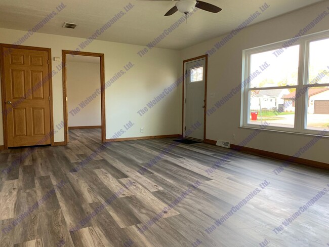 407 E Church St in Champaign, IL - Building Photo - Building Photo