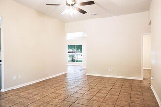 18389 Ten Oaks Ct in Porter, TX - Foto de edificio - Building Photo