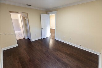 3173 Day Ave in Miami, FL - Building Photo - Building Photo