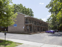 Eastwood Apartments in Durham, NC - Foto de edificio - Building Photo