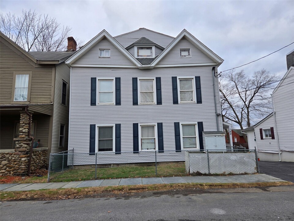 148 Clinton Unit #6 St in Montgomery, NY - Building Photo