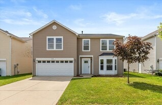 2372 Cedarmill Dr in Franklin, IN - Building Photo