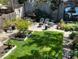 3246 Magnolia St, Unit B in Oakland, CA - Building Photo