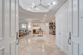 8787 Bay Colony Dr in Naples, FL - Building Photo - Building Photo