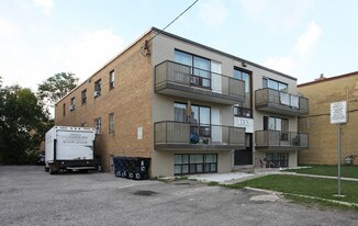 10 Wasdale Cres in Toronto, ON - Building Photo