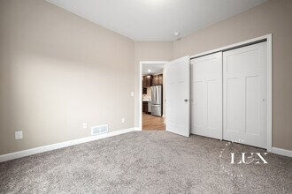 11300 Creekside Trl in Maple Grove, MN - Building Photo - Building Photo