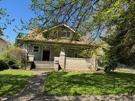 1418 Olive St in Eugene, OR - Building Photo