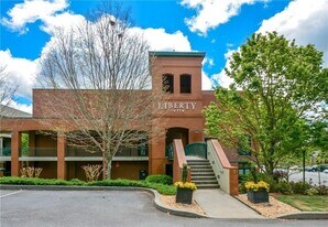 1736 Liberty Ln in Roswell, GA - Building Photo