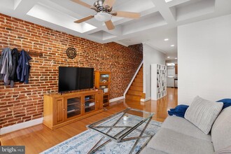 6 S Decker Ave in Baltimore, MD - Building Photo - Building Photo