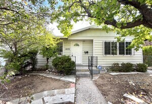 1695 Trabert Way in Sparks, NV - Building Photo