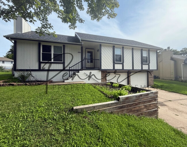 property at 505 SE Mt Vernon Dr