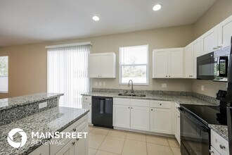 661 Chavers St E in Lehigh Acres, FL - Building Photo - Building Photo