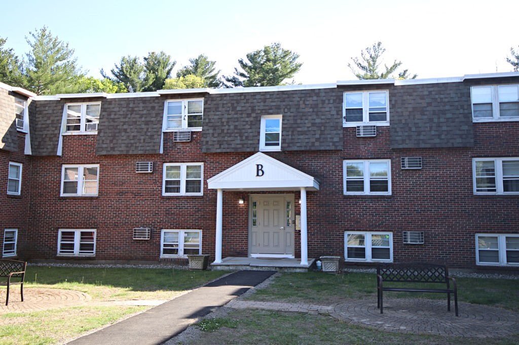 870 Haverhill St, Unit Rowley Condo in Rowley, MA - Building Photo