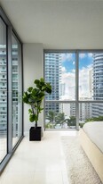 1060 Brickell Ave, Unit 1811 in Miami, FL - Building Photo - Building Photo