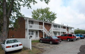 704 Riverview Dr Apartamentos