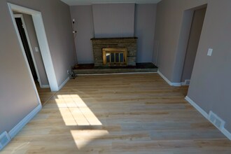 1748 W Genesee St, Unit 1W in Syracuse, NY - Foto de edificio - Building Photo