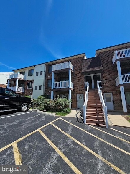 property at 6922 Hilltop Dr
