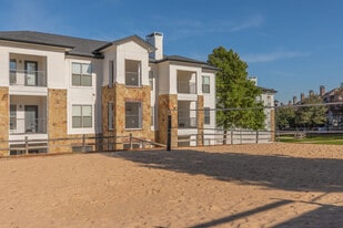 Santa Fe Ranch Apartments in Irving, TX - Building Photo