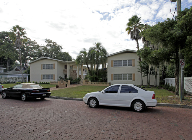 Delaney Court Apartments in Orlando, FL - Building Photo - Building Photo