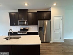 256 Talucci Dr in Downingtown, PA - Building Photo - Building Photo