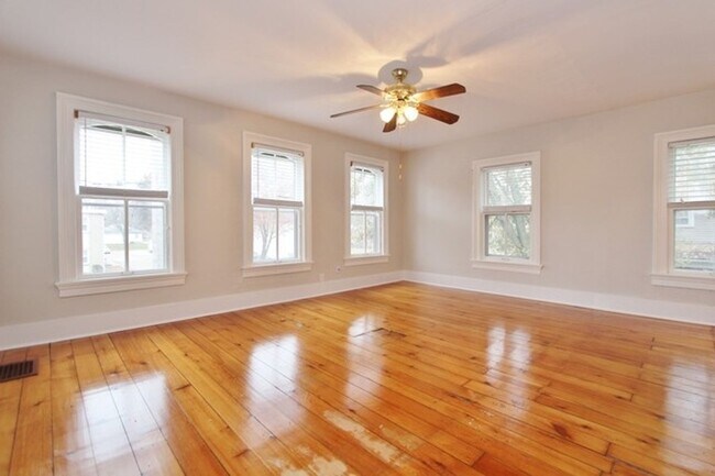 1123 Liberty St in Morris, IL - Building Photo - Building Photo