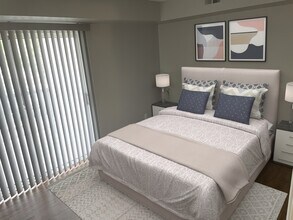 2575 S Syracuse Way, Unit Hunters Run Condominiums in Denver, CO - Building Photo - Building Photo