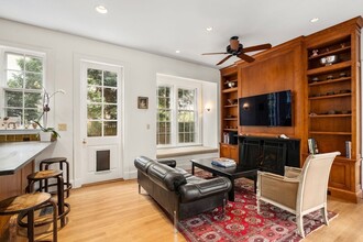 57 Hedge Rd in Brookline, MA - Building Photo - Building Photo