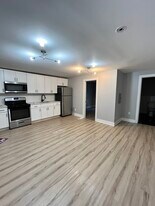 26 Yale Ave, Unit 2R in Jersey City, NJ - Building Photo