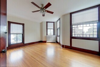 39 Cranston Ave, Unit 3 in Newport, RI - Building Photo - Building Photo