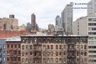 420 E 80th St in New York, NY - Foto de edificio - Building Photo