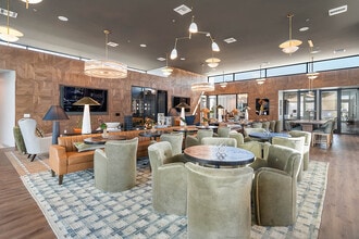 2121 Apartments in Phoenix, AZ - Building Photo - Building Photo