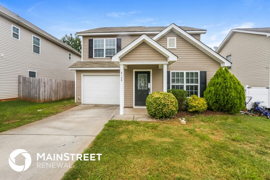 4148 Broadstairs Dr SW in Concord, NC - Foto de edificio