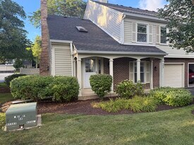 303 College Crossing in Rolling Meadows, IL - Building Photo