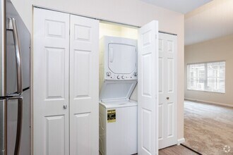 Concordia on the Lake in Littleton, CO - Foto de edificio - Building Photo