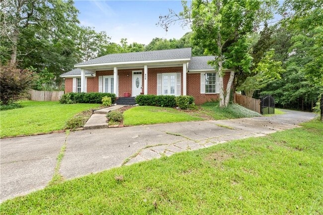 408 Lakeview Dr W in Mobile, AL - Building Photo - Building Photo