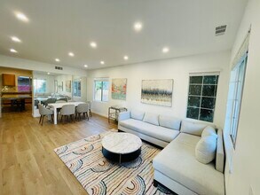 38343 Bonino Dr in Palmdale, CA - Building Photo - Building Photo