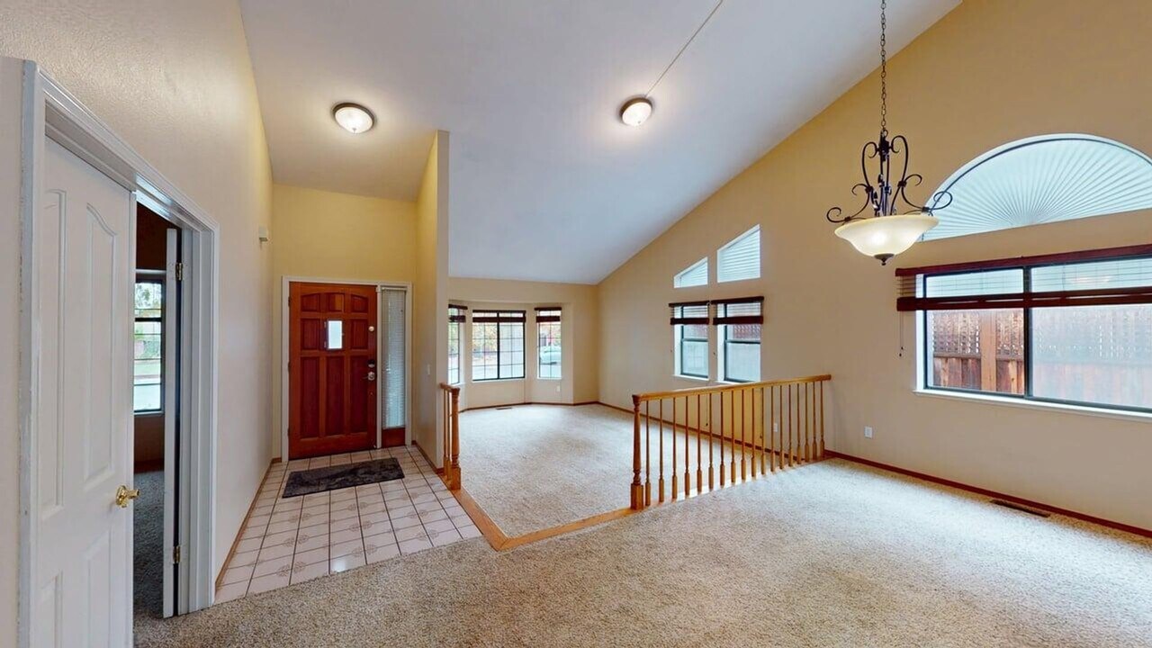 206 Lea St in Windsor, CA - Building Photo