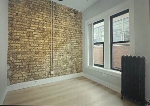 1655 W Jonquil Ter, Unit 12 in Chicago, IL - Building Photo - Building Photo