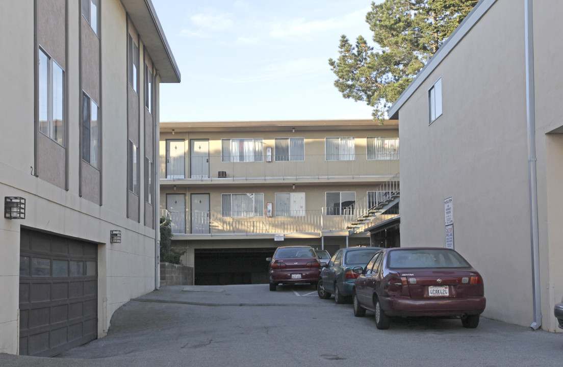 21 Lewis Ave in South San Francisco, CA - Building Photo