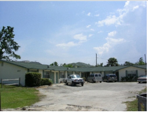 207 Southland Dr in Fort Pierce, FL - Building Photo